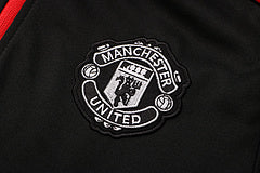 KIT PASSEIO COM CAPUZ - MANCHESTER UNITED - PRETO E VERMELHO